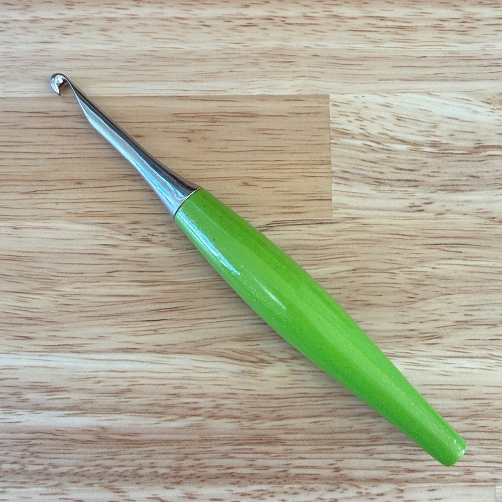 Discontinued Furls Odyssey Crochet Hook - Size J (6.0 mm)